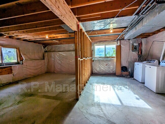 Building Photo - 12069 Wedgewood Dr NW