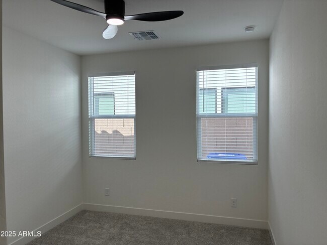 Building Photo - 10862 N Brownsville Ln