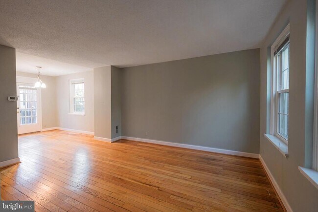 Building Photo - 4859 S 28th St