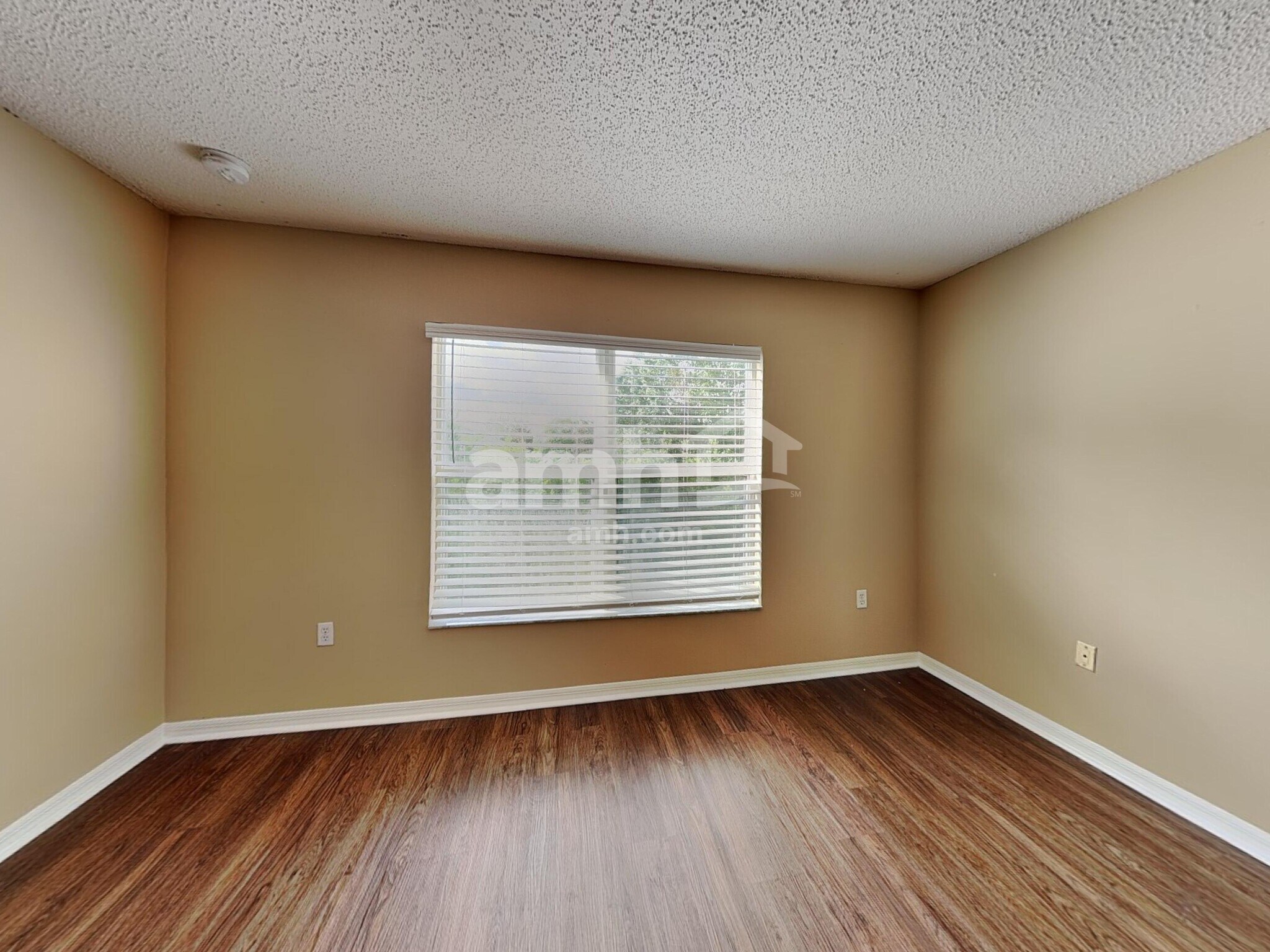 Building Photo - 16452 Corner Lake Dr