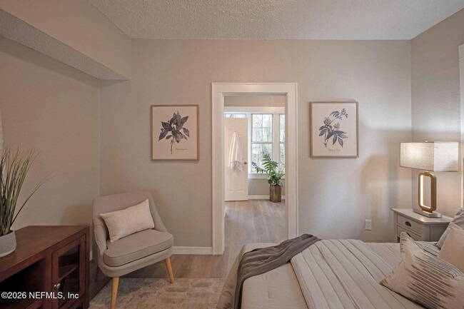 Building Photo - 325 Alder St