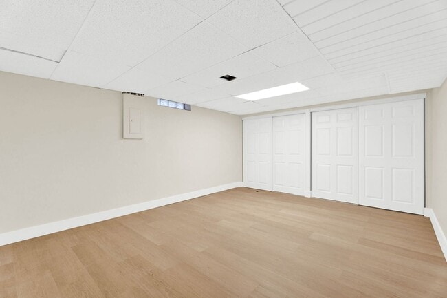 Building Photo - 3BD | 3BTH - HOT TUB - WATER FRONT - NEWLY RENOVATED - ON SYLVAN LAKE