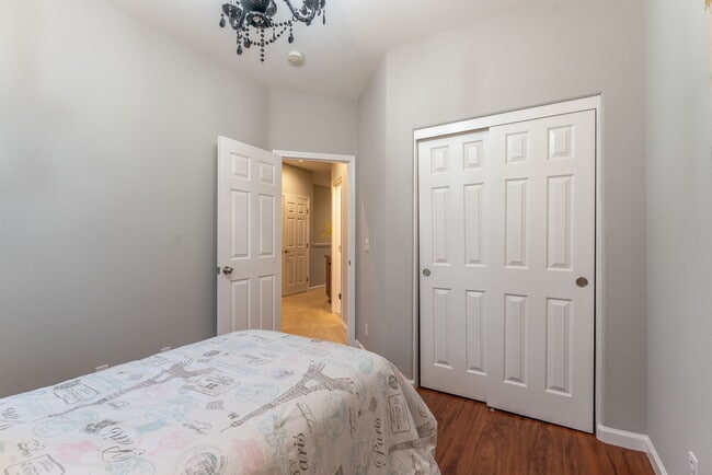 Building Photo - 1070 Tourmaline Ter