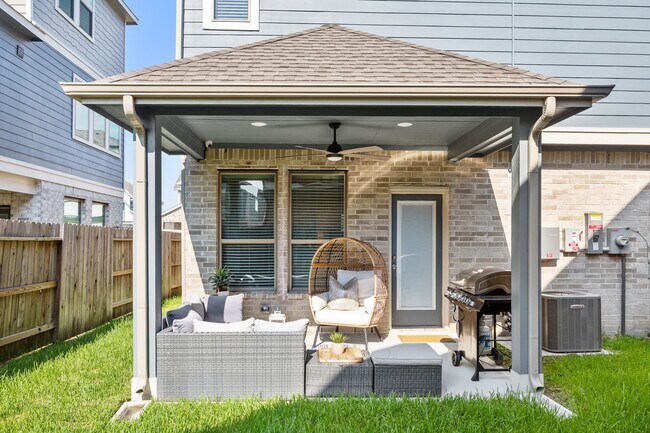 Building Photo - 15850 Black Grouse Dr
