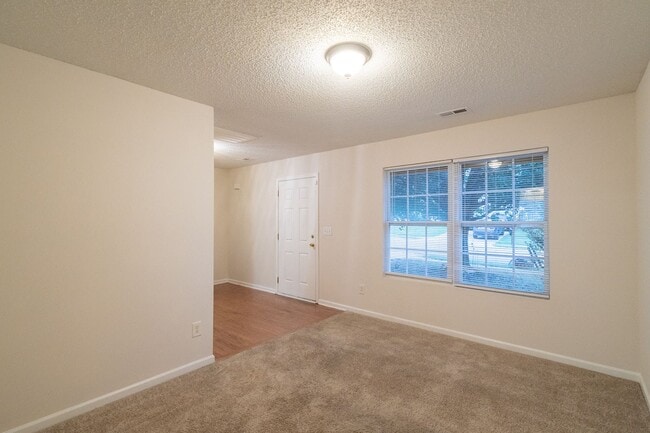 Building Photo - Spacious Home with Oversized Bedrooms & Op...