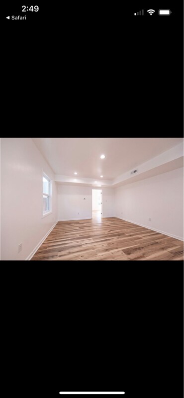 Building Photo - 215 N Maple Ave