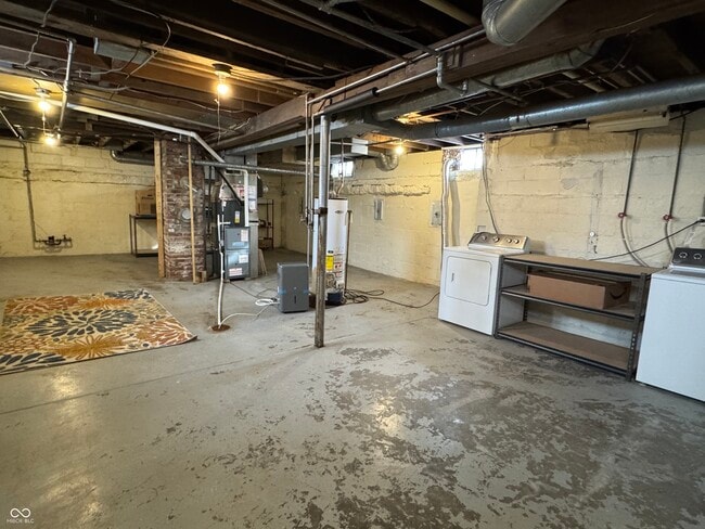 Building Photo - 6186 Evanston Ave