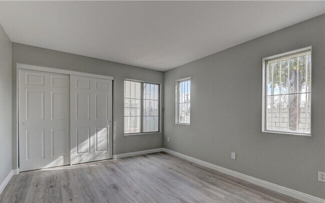 Building Photo - Affordable Luxury Living