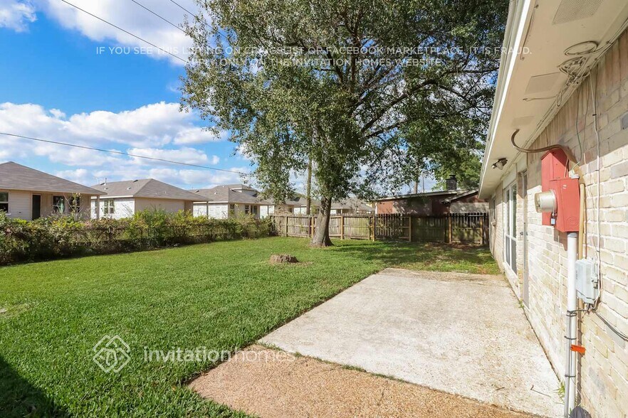 Building Photo - 23435 Verngate Dr