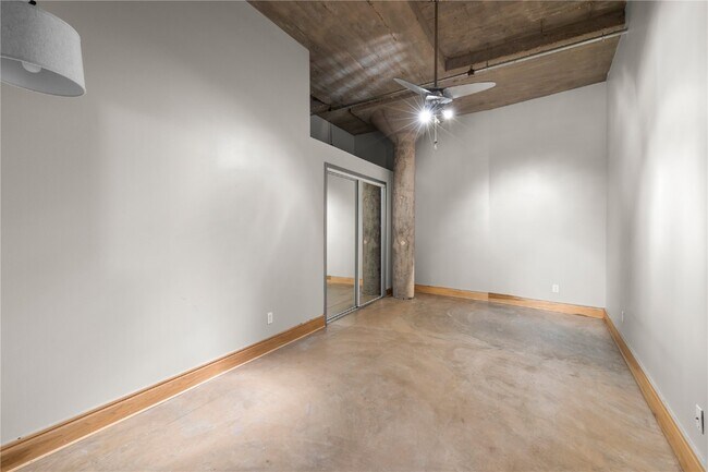 Building Photo - 2201 Locust St