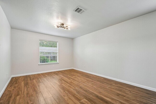 Building Photo - 231 Altamont St