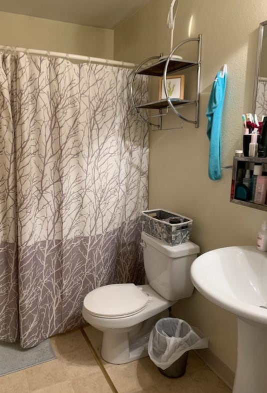 Building Photo - 825 Gallup Rd