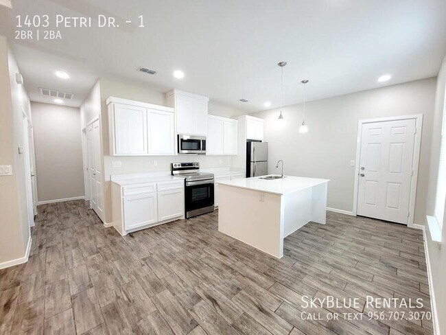 Building Photo - 1403 Petri Dr