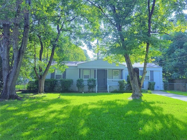 Building Photo - 1135 Lombard Dr