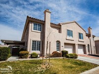 Building Photo - Stunning 3Bdm 2.5Ba Home in Henderson.