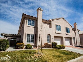 Building Photo - Stunning 3Bdm 2.5Ba Townhome in Henderson!