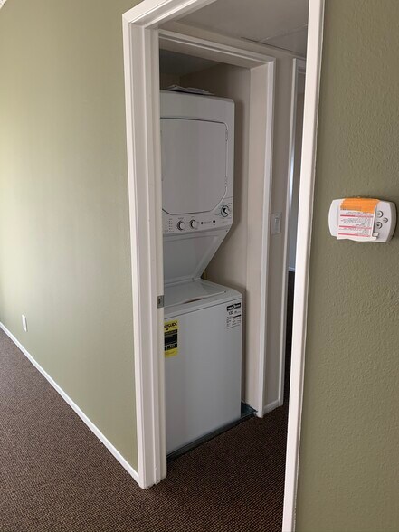 Building Photo - 2349 S Bentley Ave