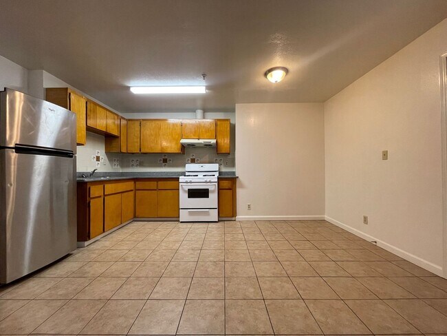 Building Photo - Nice and clean 3 beds 2 baths located in conveniently Laurel District.