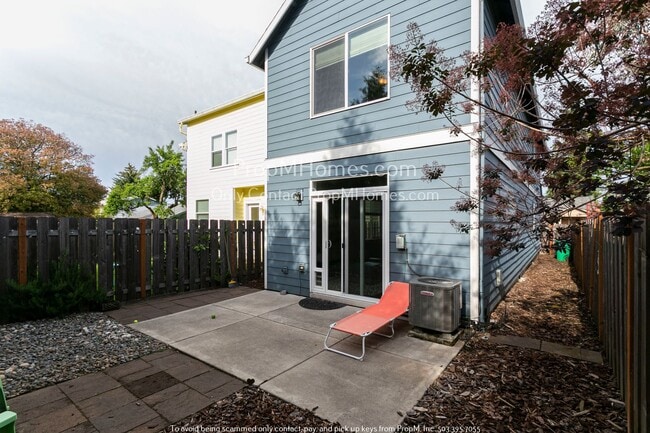Building Photo - 1635 SE 88th Ave