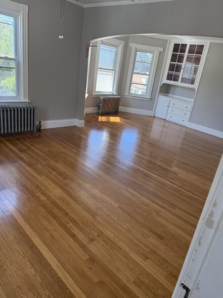 Building Photo - 18 Summer St