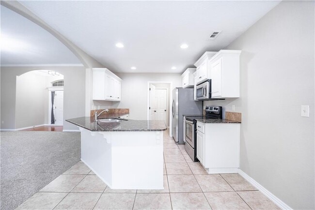 Building Photo - 1536 N Oakhaven Pl