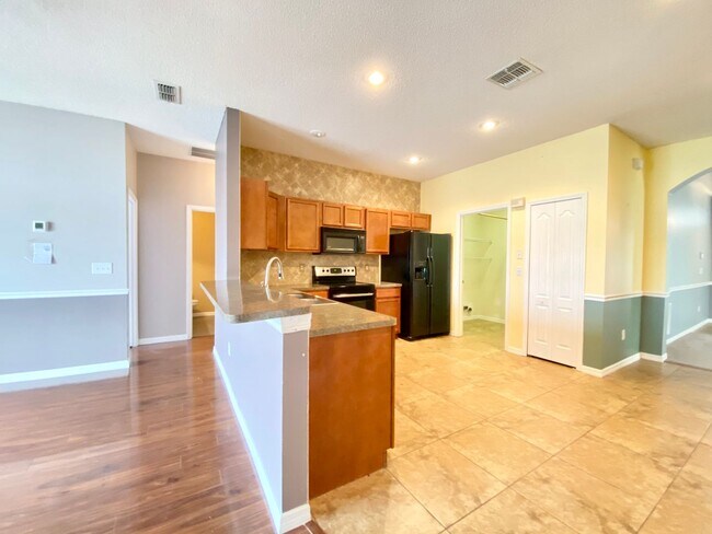 Building Photo - Beautiful Lake View Home in Waterside Estate!