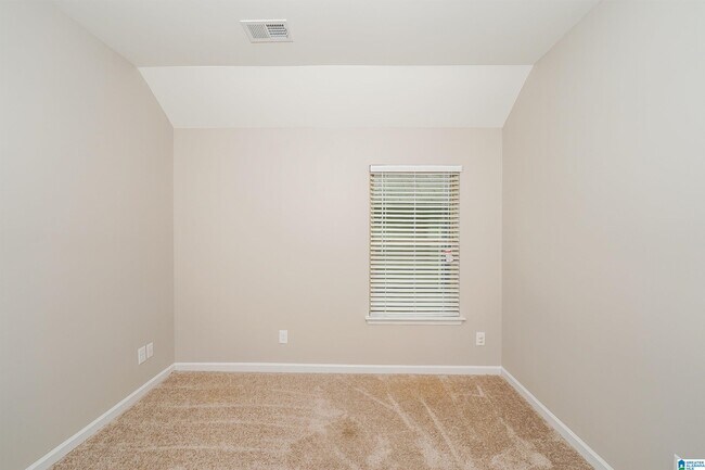 Building Photo - 4849 Cove Ln