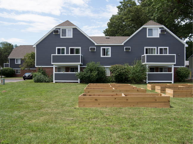 Community Gardens - Cedar Crest Apartments