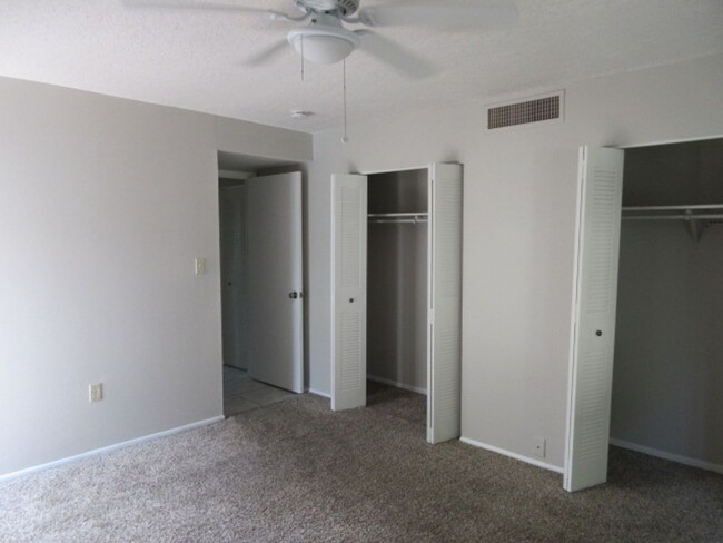 Building Photo - Sandy Cove 2 bedroom 2 bath available for ...