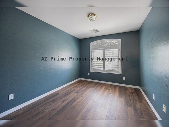 Building Photo - 10960 W Taft St