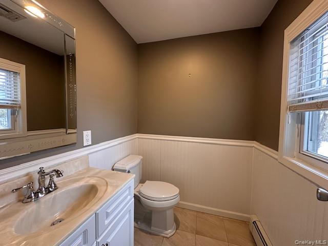 Building Photo - 20 Dewey St