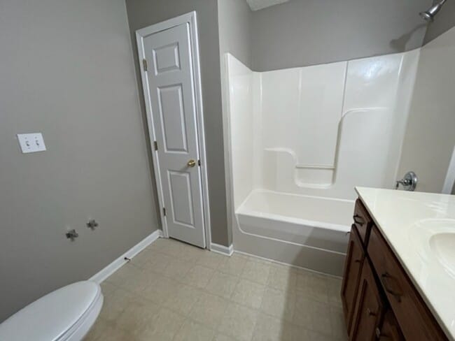 Building Photo - Renovated 2 Bedroom 2 Bath Home for Rent!!...