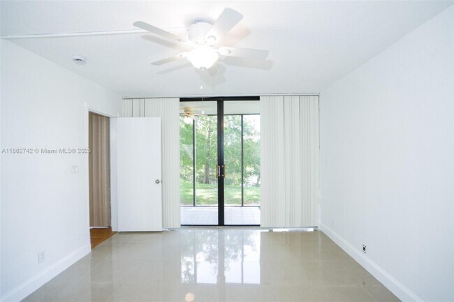 Building Photo - 2941 SW 87th Ave