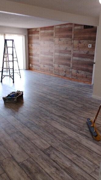 Building Photo - 5460 White Oak Ave