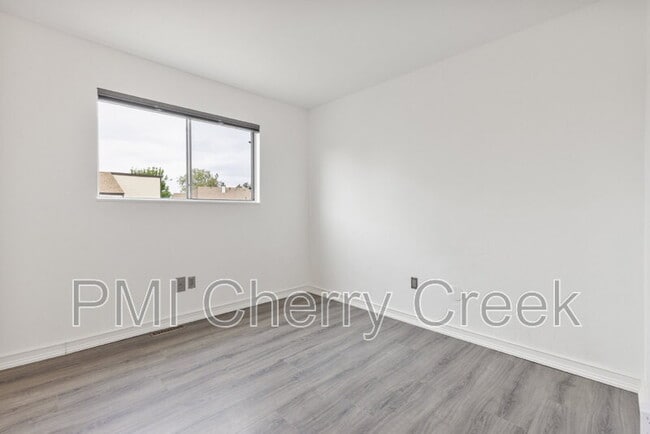 Building Photo - 8773 Chase Dr