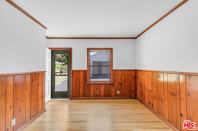 Building Photo - 15436 Camarillo St