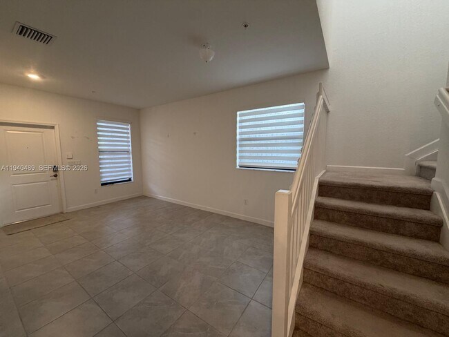 Building Photo - 286 SW 159th Dr