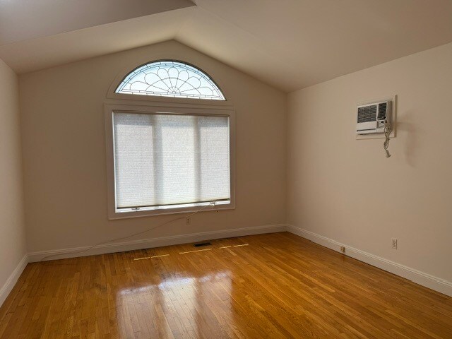 Building Photo - 14B Ashwood Rd