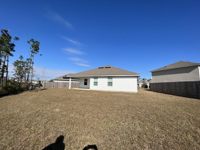 Building Photo - 194 Osprey Lake Rd