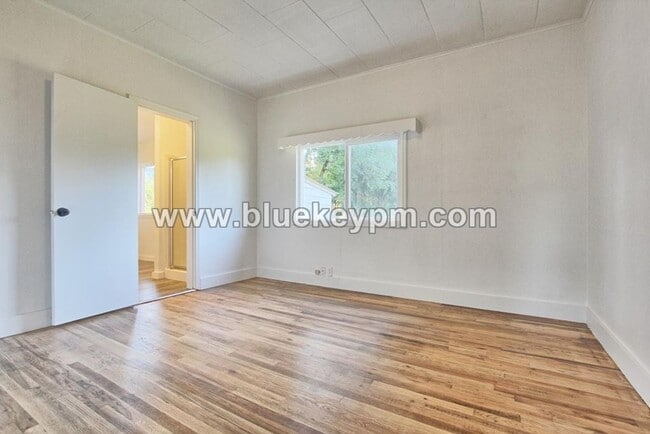 Building Photo - 3 Bed, 1.5 Baths Home in Yacolt