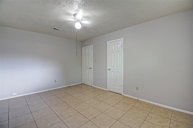 Building Photo - 11203 Doric Ct