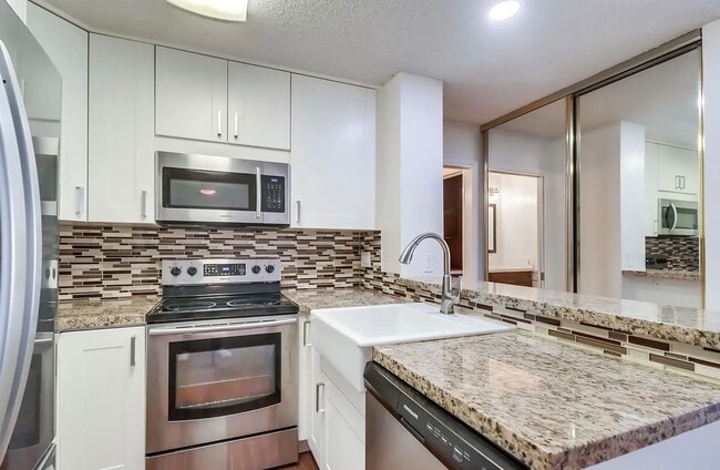 Building Photo - 1855 Diamond St