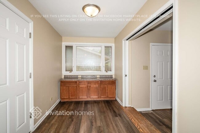 Building Photo - 54 E Schubert Ave