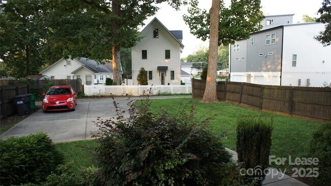 Building Photo - 2014 Rozzelles Ferry Rd
