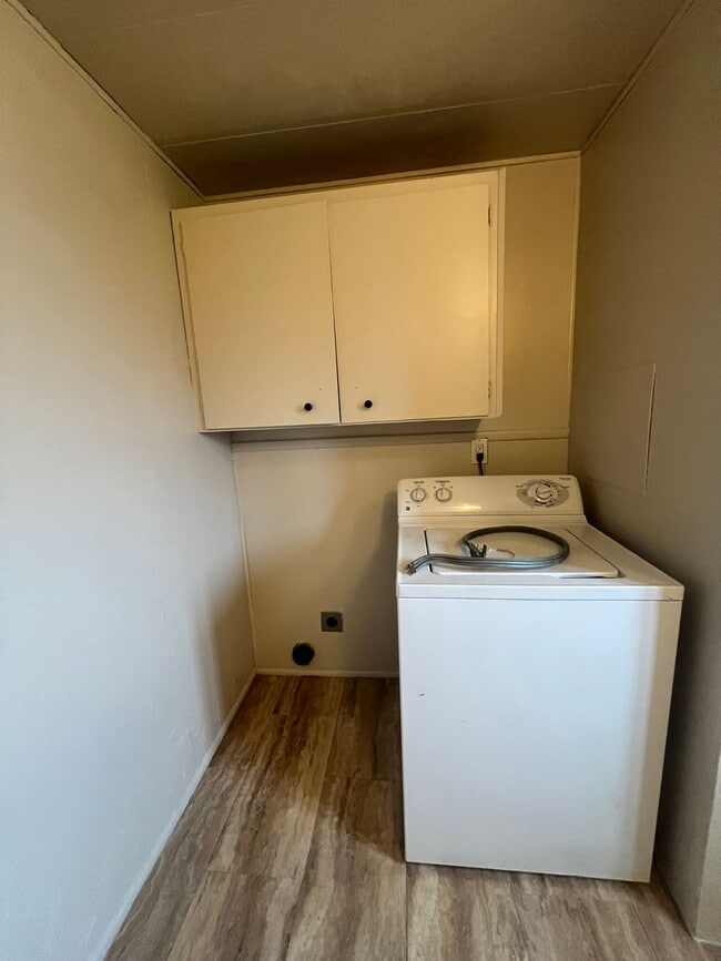 Building Photo - 3-Bedroom 1-Bathrrom home near Dorris Ranch