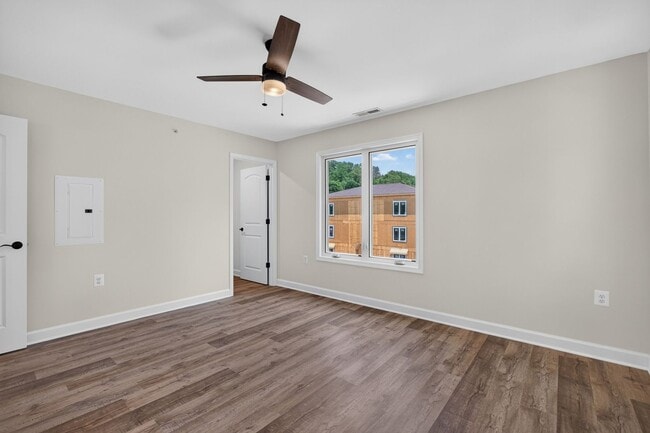Building Photo - Apartment for Rent