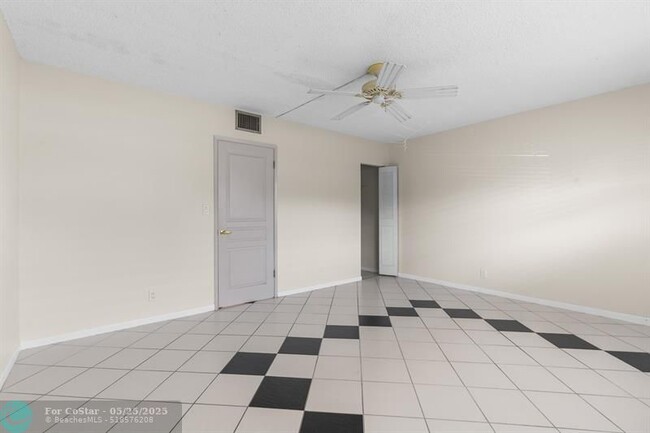 Building Photo - 2800 NE 14th Street Causeway
