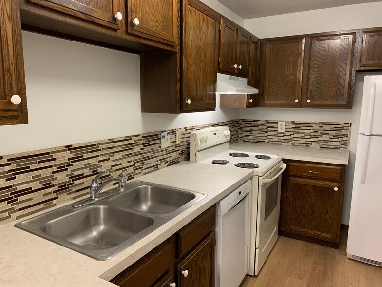 Building Photo - 11101 Vessey Cir