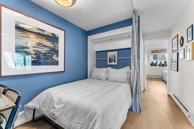 Building Photo - Remodeled Ground Floor Unit in Beachfront ...