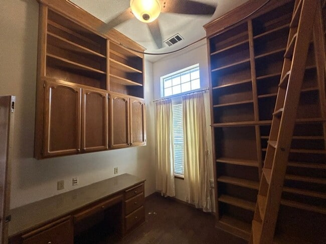 Building Photo - 3 Bedroom 2 Bathroom with a Bonus Room and Pool in the El Diamante School District!